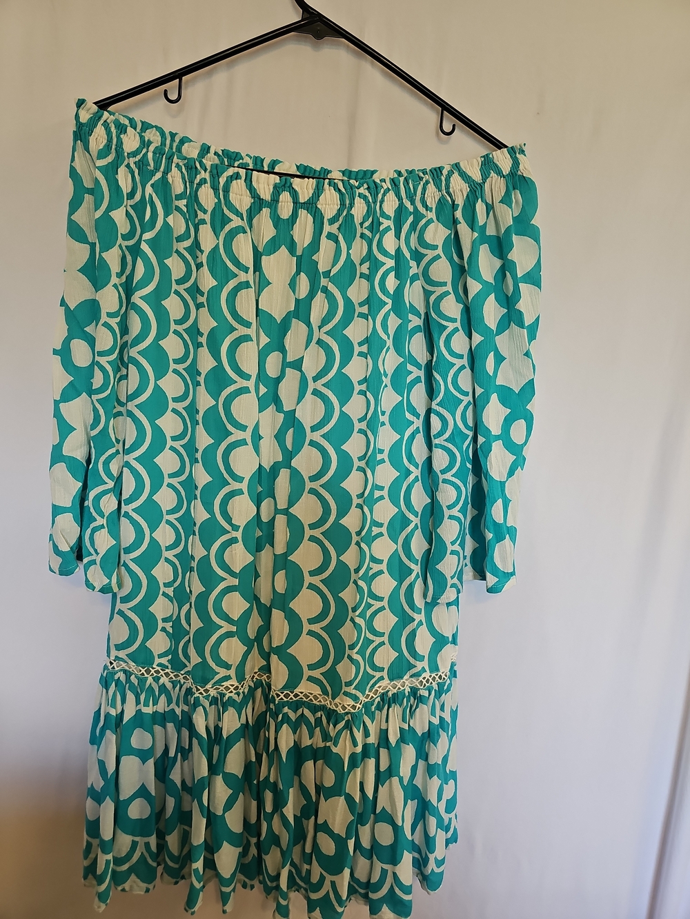 Crown & Ivy Off-the-Shoulder Printed Shift Dress | XS - Picture 2 of 7